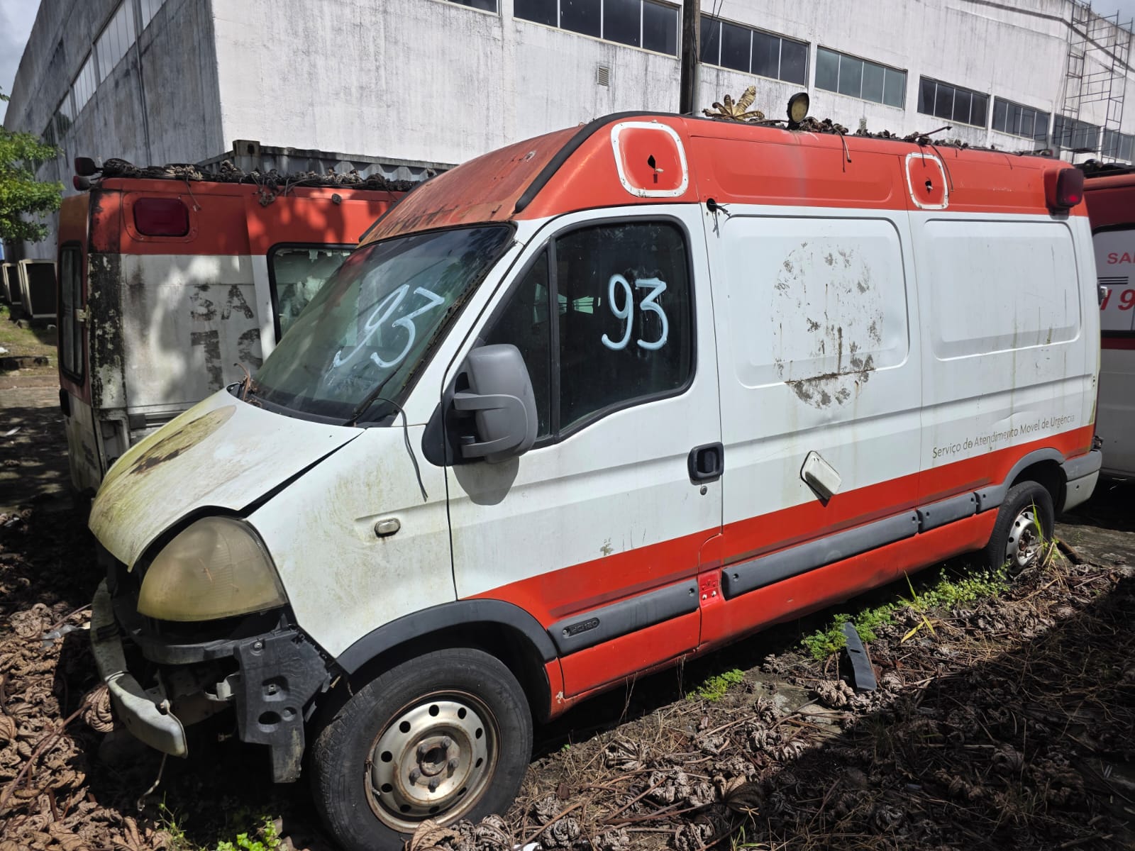 RENAULT/MASTERAMB RONT - PLACA: OGD-7299 - ANO/MODELO: 2012/2013 - CHASSI: 93YADC1H6DJ507516 - RENAVAM: 585951632 - COMBUSTÍVEL: DIESEL - COR: BRANCA