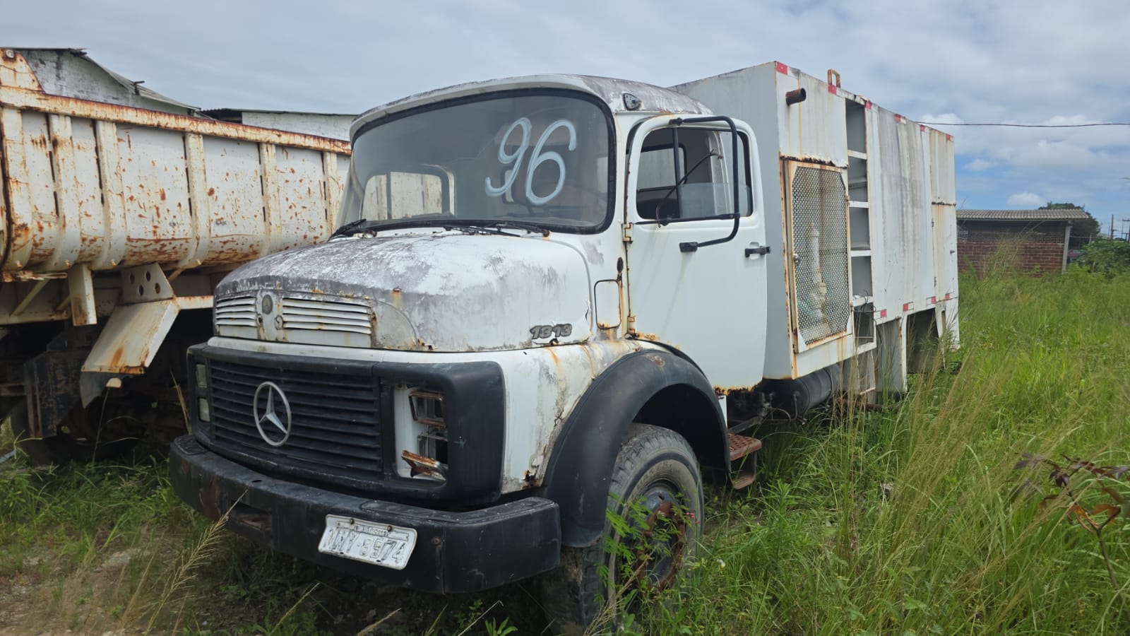 M.BENZ/L 1313 TANQUE - PLACA: MMY-8974 - ANO/MODELO:1983/1983 - CHASSI: 34404312638035 - RENAVAM: 180349449 - COMBUSTÍVEL: DIESEL - COR: BRANCA