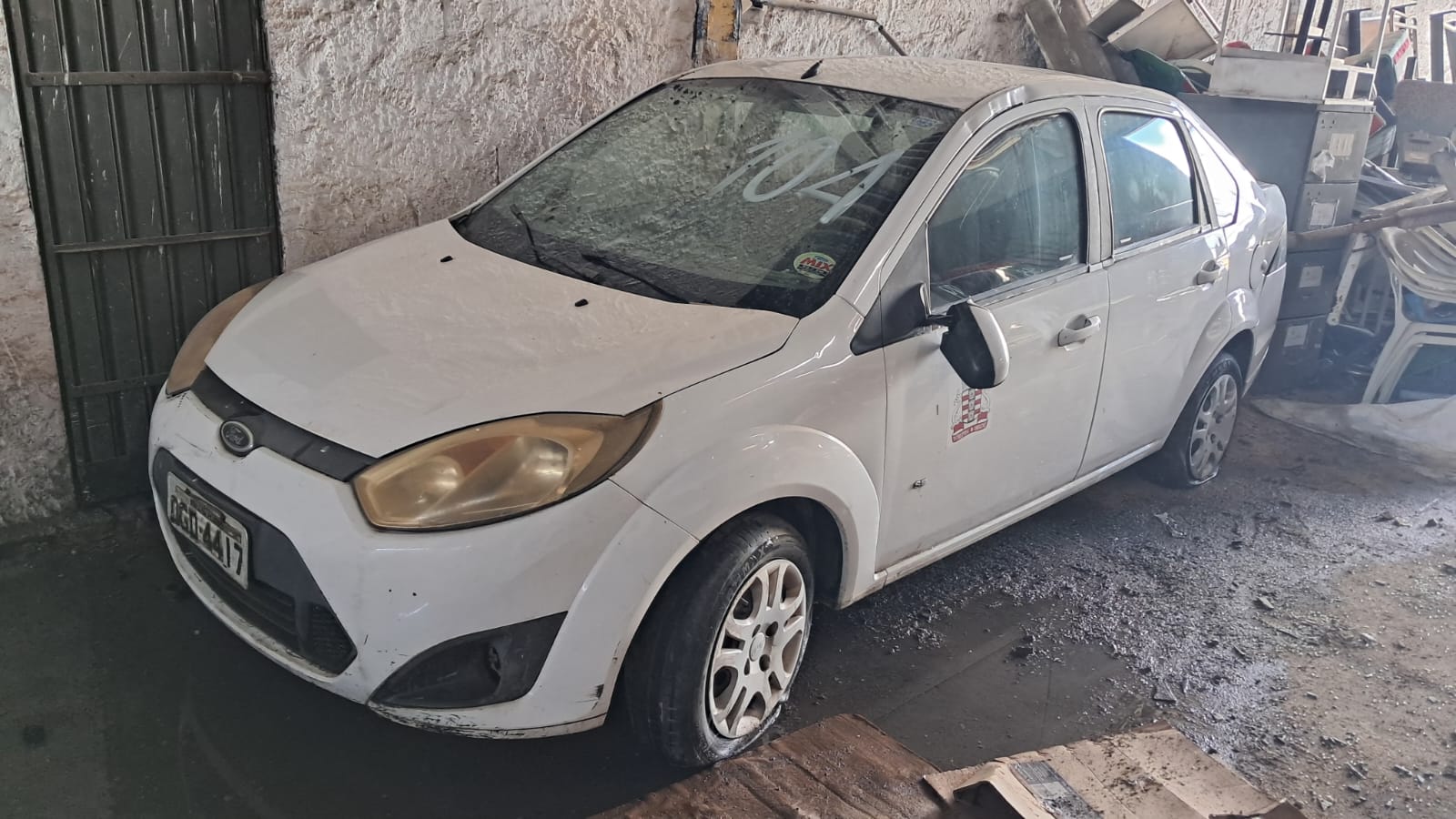 FORD/FIESTA SEDAN 1.6 FLEX - PLACA: OGD-4417 - ANO/MODELO: 2013/2014 - CHASSI: 9BFZF54P8E8006198 - RENAVAM: 559178930 - COMBUSTÍVEL: ALCOOL/GASOLINA - COR: BRANCA