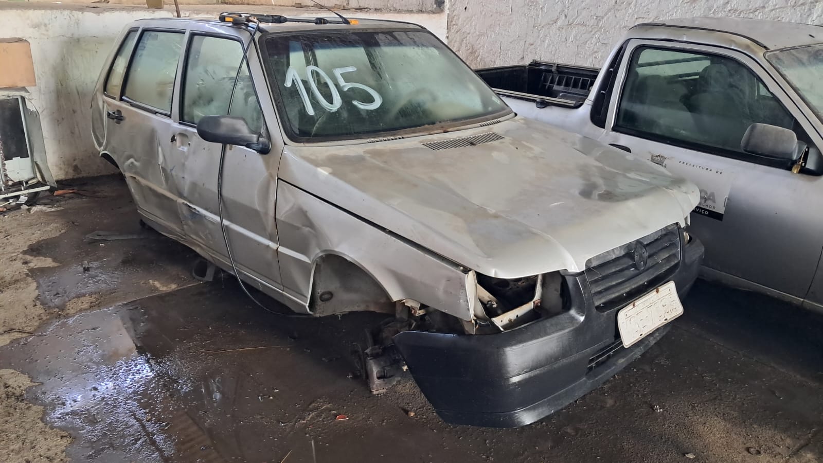 FIAT/UNO MILEE FIRE FLEX - PLACA: MOE-7095 - ANO/MODELO: 2008/2008 - CHASSI: 9BD15821786***932 - COMBUSTÍVEL: ALCOOL/GASOLINA - COR: PRATA - SUCATA APROVEITÁVEL COM MOTOR INSERVÍVEL