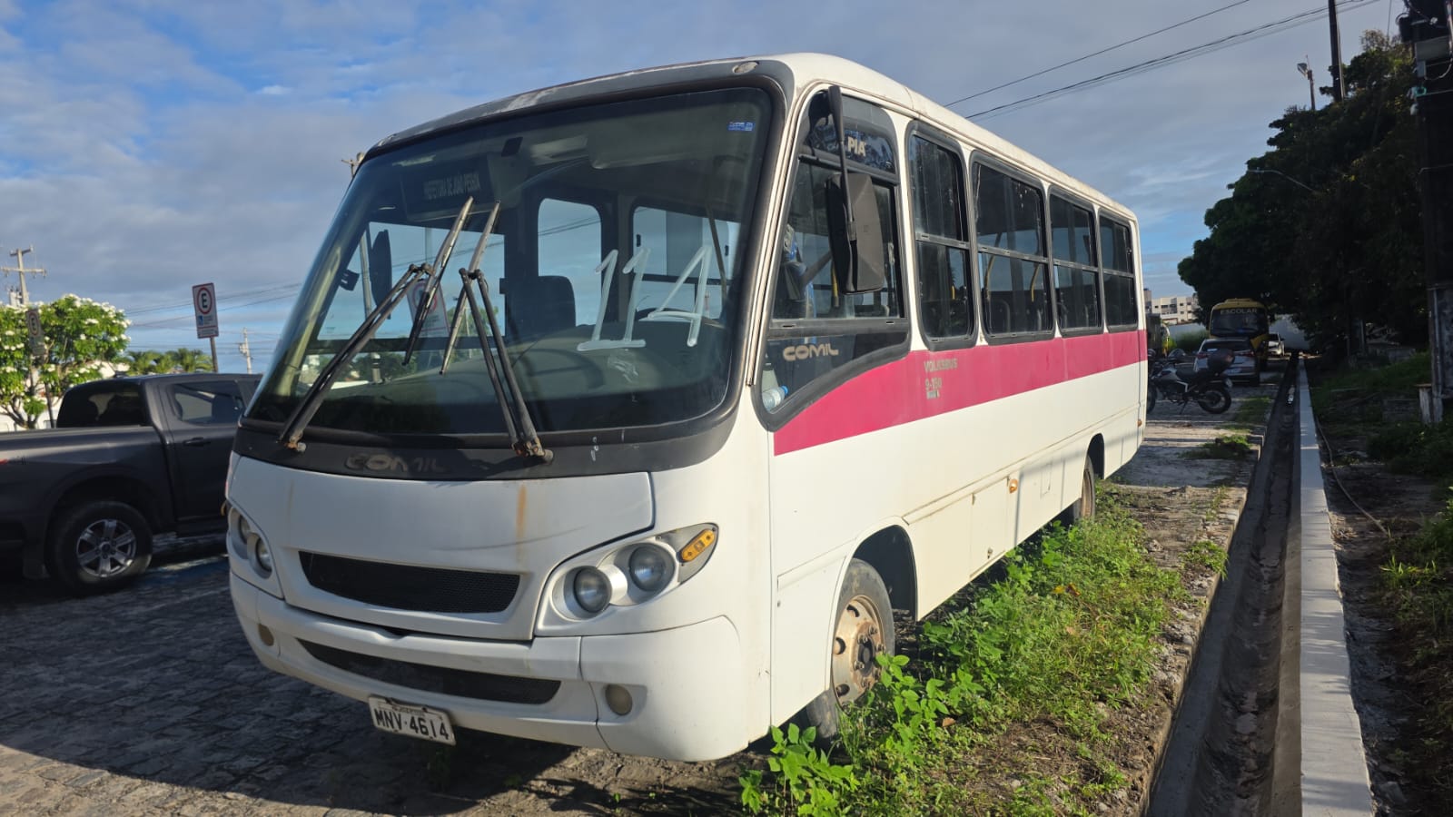 VW/COMIL PIA - PLACA: MNV-4614 - ANO/MODELO: 2008/2008 - CHASSI: 9BWD252RX8R832401 - RENAVAM: 961560541 - COMBUSTÍVEL: DIESEL - COR: BRANCA
