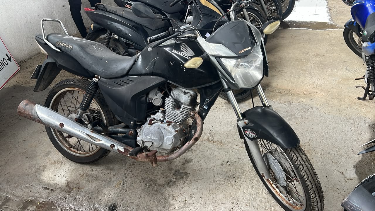 HONDA/CG 150 FAN ESI - SUCATA APROVEITAVEL COM MOTOR INSERVIVEL