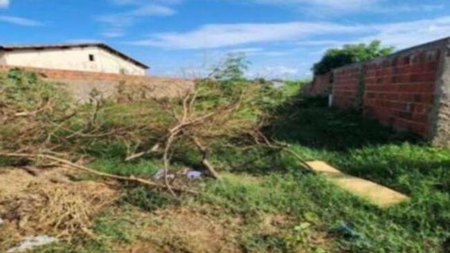 COMPREI (PGFN) - Um terreno próprio para construção, medindo 10,0m de frente e de fundo, por 25,0m  de extensão em ambas as laterais,localizado na Rua Iraci Oliveira da Silva, bairro Manoel Forte Maia, Belém do Brejo do Cruz/PB,