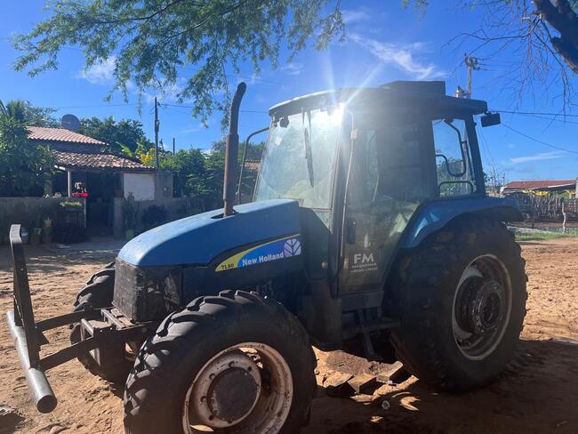 LEILÃO EXTRAJUDICIAL - TRATOR CABINADO 4X4 e GRADE ARADORA 16 DISCOS