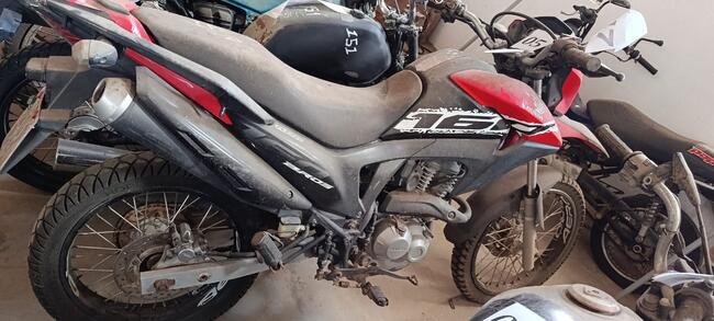 LEILÃO JUDICIAL DA 1ª VARA MISTA DE CUITÉ/PB - SUCATA DE MOTOCICLETA HONDA/NXR 160 BROS VERMELHA 2016/2016