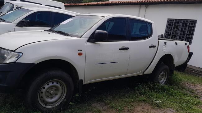 CAMINHONETE MITSUBISHI L 200 TRITON 3.2