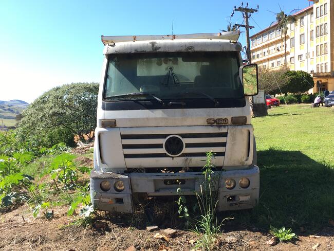 CAMINHAO BASCULANTE LOTE 2