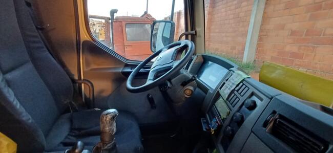 CAMINHÃO VOLVO VM 220