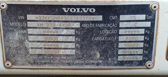 CAMINHÃO VOLVO VM 220