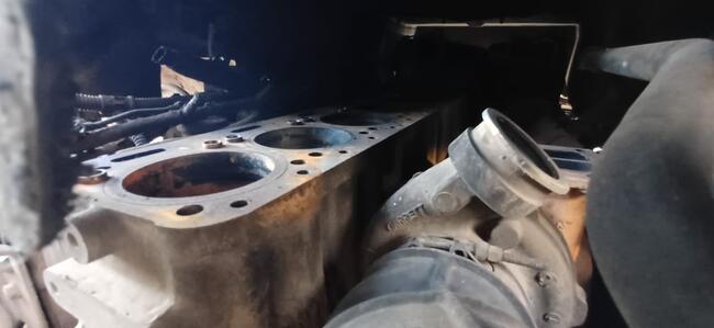 CAMINHÃO VOLVO VM 220