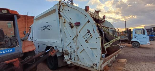 CAMINHÃO VOLVO VM 220