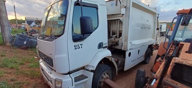 CAMINHÃO VOLVO VM 220