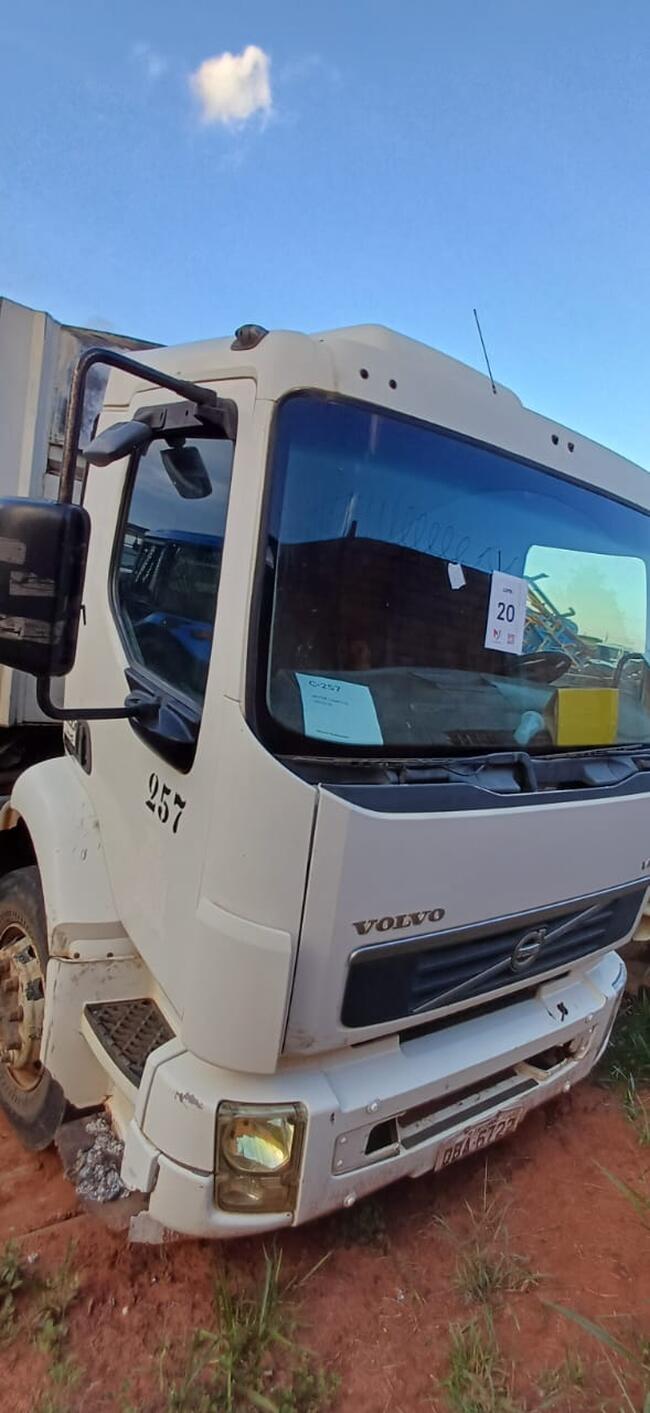 CAMINHÃO VOLVO VM 220