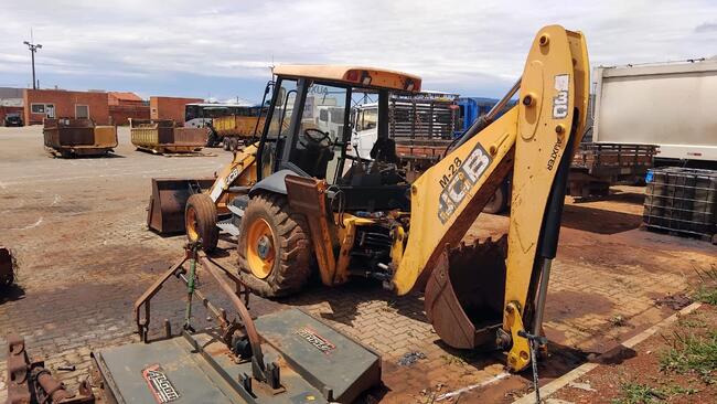 Retroescavadeira JCB 3C 4x2