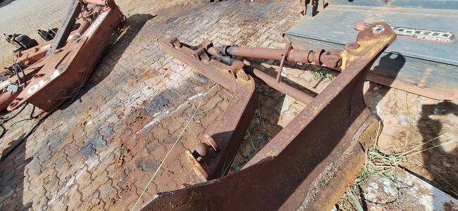 TRATOR ESTEIRA CATERPILLAR