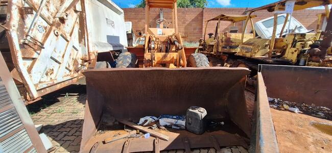 RETROESCAVADEIRA C/ PÁ CARREGADEIRA FIATALLIS FR 12B