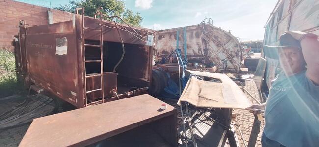 CAÇAMBA COMP. DE LIXO