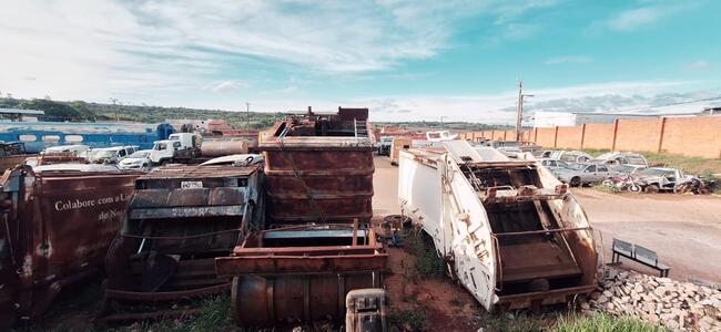CAÇAMBA COMPACTADORA DE LIXO, AZUL