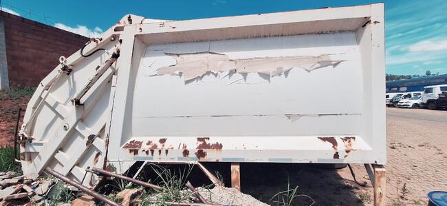 CAÇAMBA COMPACTADORA DE LIXO