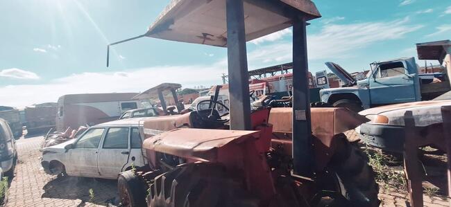 TRATOR MASSEY FERGUSON 235TRATOR MASSEY FERGUSON 235