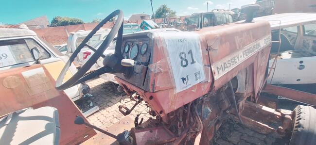 TRATOR MASSEY FERGUSON 235