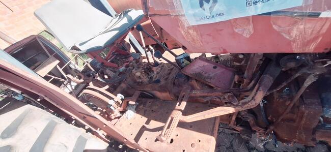 TRATOR MASSEY FERGUSON 235