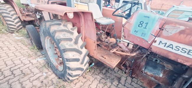 TRATOR MASSEY FERGUSON 235