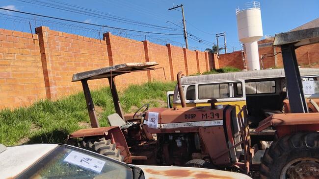 TRATOR MASSEY FERGUSON 235