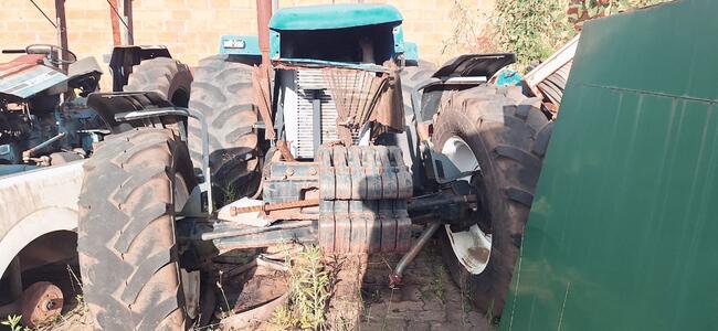 TRATOR NEW HOLLAND