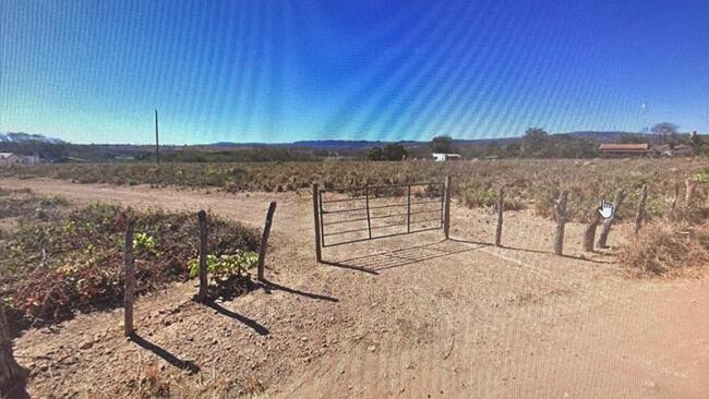 Fazenda Tiririca, Engenheiro Navarro/MG. Com área total de 96,00 Hectares com benfeitorias; casa sede, curral, pastagens, cercas de arames e divisões de pastos.