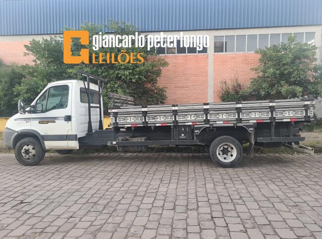 LEILÃO JUDICIAL DE 01 CAMINHÃO E 01 FIAT STRADA - EM CAXIAS DO SUL/RS