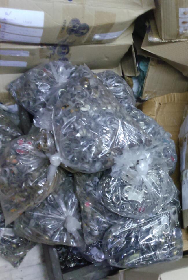 VENDA DIRETA JUDICIAL DE DIVERSAS  PEDRARIAS  DE BIJUTERIAS