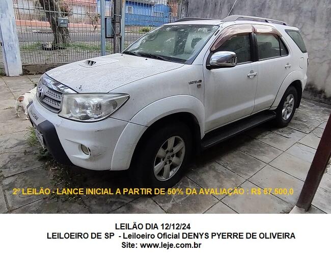 LEILÃO JUDICIAL DE VEÍCULO TOYOTA HILUX SW4 SRV 4X4 - ANO/MODELO 2011/2011 - DIESEL - COR BRANCA EM PORTO ALEGRE/RS
