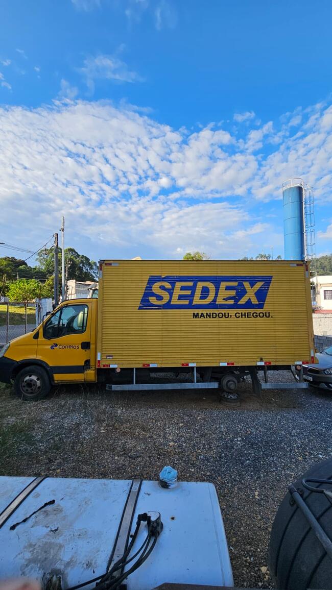 LEILÃO JUDICIAL DE DOIS CAMINHÕES IVECO