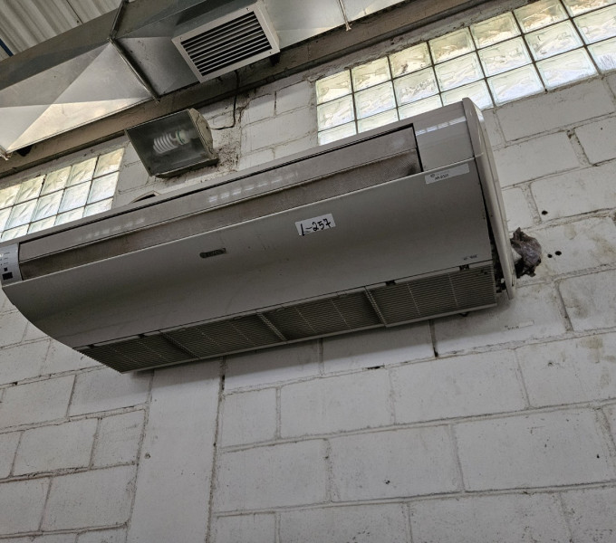 03 AR CONDICIONADO 60.000 BTUS