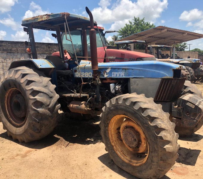 Trator agricola New Holland 8030 azul, 2009