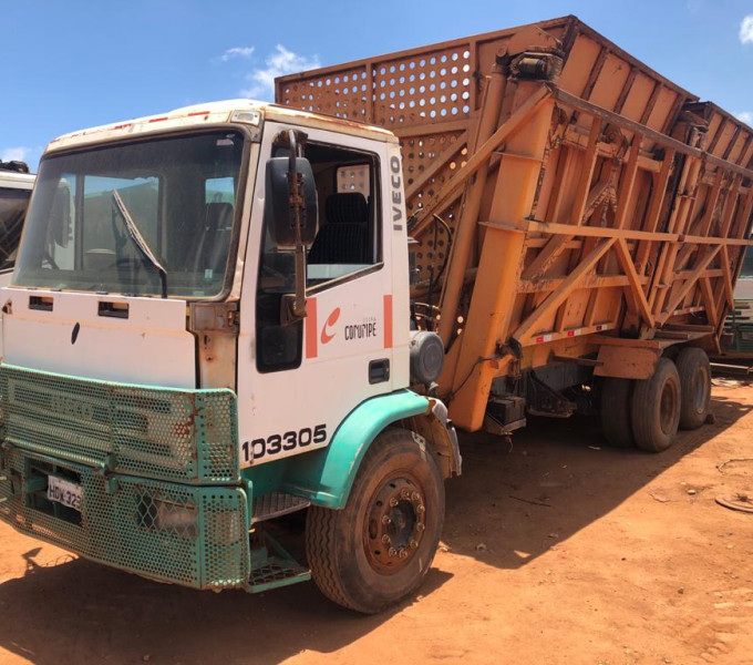 Caminhão Iveco Eurocargo 260E25N, branco, HDW-3236, 2009,10