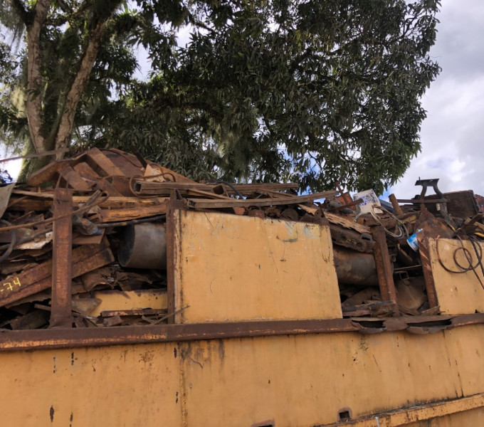 SUCATA FERROZA (APROX. 100 TONELADAS), NÃO VAI A CARROCERIA