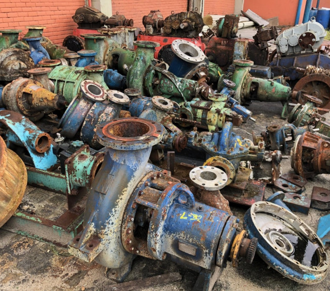 DIVERSAS BOMBA CENTRIFUGAS,  DE AGUA, CALDO,  (APROX. 10 TONELADAS)