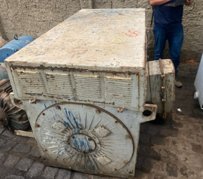 Motor de indução WEG