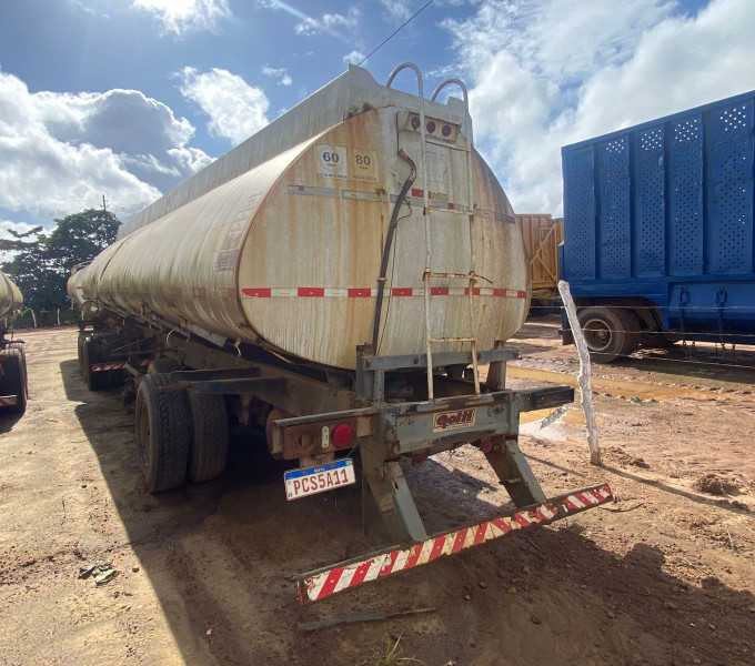 Semi Reboque Tanque GOTTI, 2015, modelo SRBTL3E 095,  03 Eixos C/ quinta roda