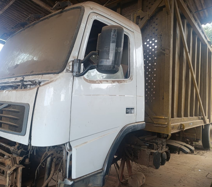 Caminhão Volvo FMX 480, 2011, Placa: EYC-0F24