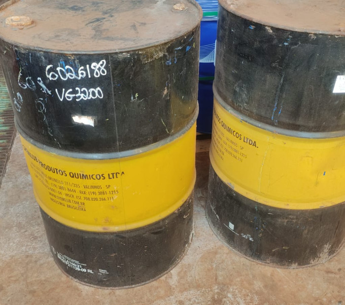 400L de oleo semisintético Volanlub + adesivos PU vedapro