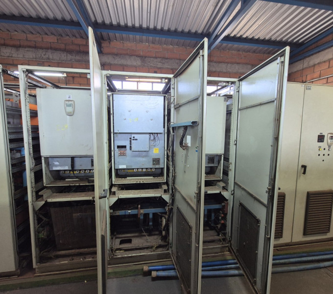 PAINEL ELETRICO TRIPLO C/ 03 INVERSORES WEG CFW09 VECTRUE + I4C1
