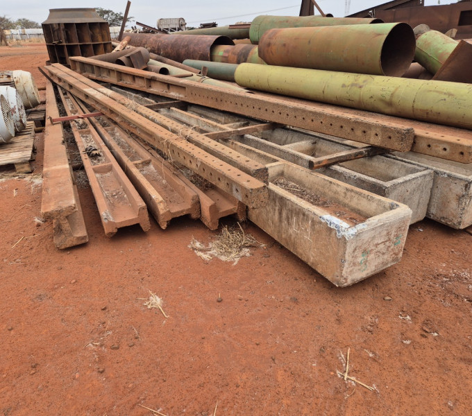 09 POSTES DE CONCRETO ALTA TENSÃO