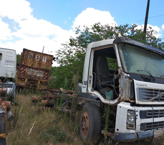01 CAMINHÃO CAVALO TRATOR CANAVIEIRO VOLVO FM12 420 6x4t MUQ-4328, ANO 2006 FROTA: 20584