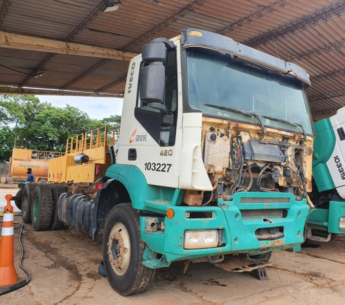 Caminhão Iveco Trakker 380T42 N, Branco, Placa: NMI-6647, Ano 2010, Frota: 103227
