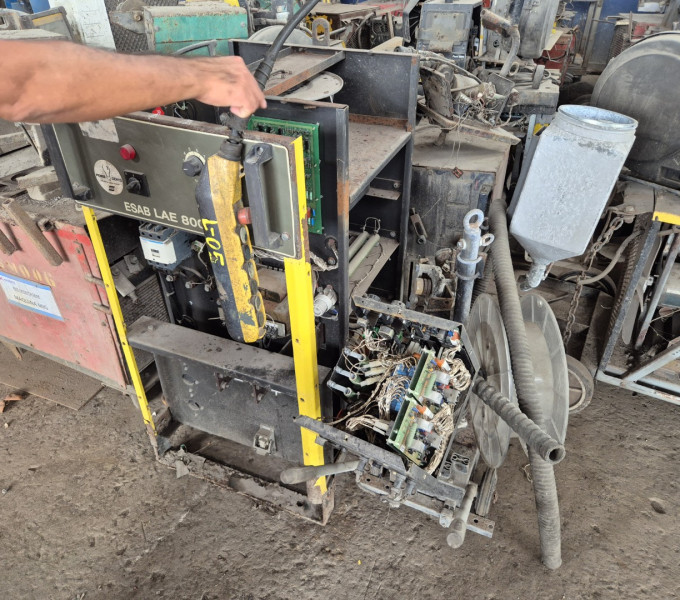 Máquina de solda ESAB arco submerso LAE 800 BR