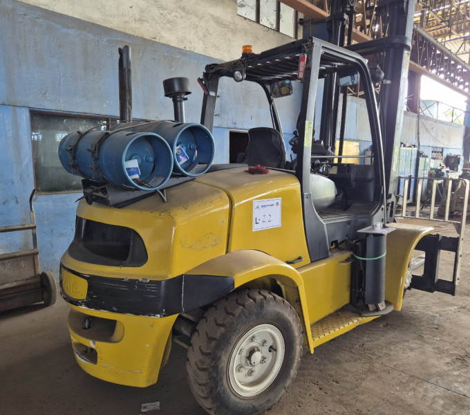 Empilhadeira Yale, capacidade 7 ton + Plataforma de elevação