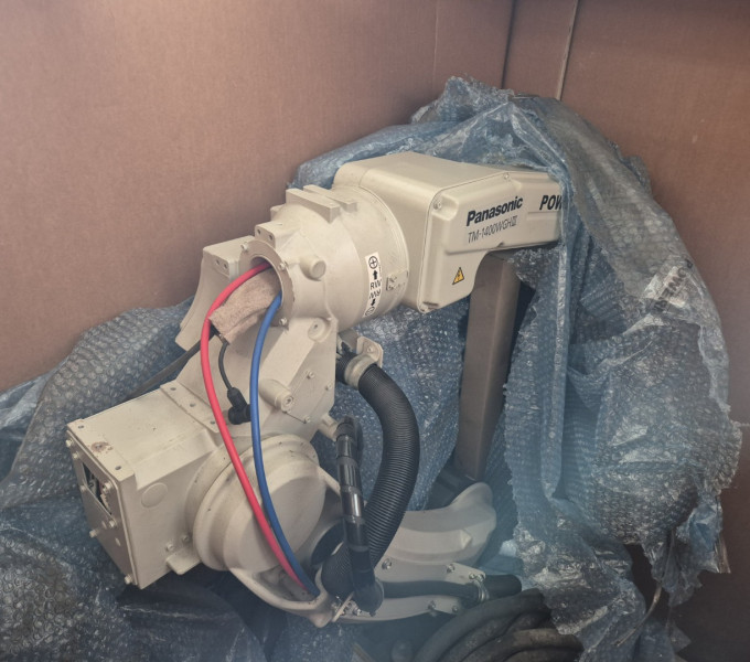 Robô de solda Powermig Fonte Panasonic TM 1400 WGH III